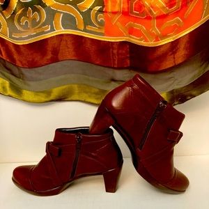 Naot Vistoso Ankle Bootie, Women’s size 37